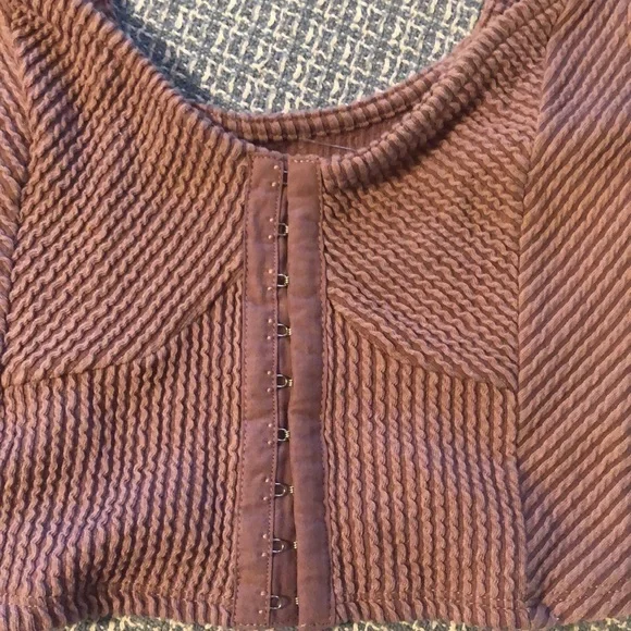 Urban outfitters crop top with hook and eye closure down the front - Picture 4 of 4